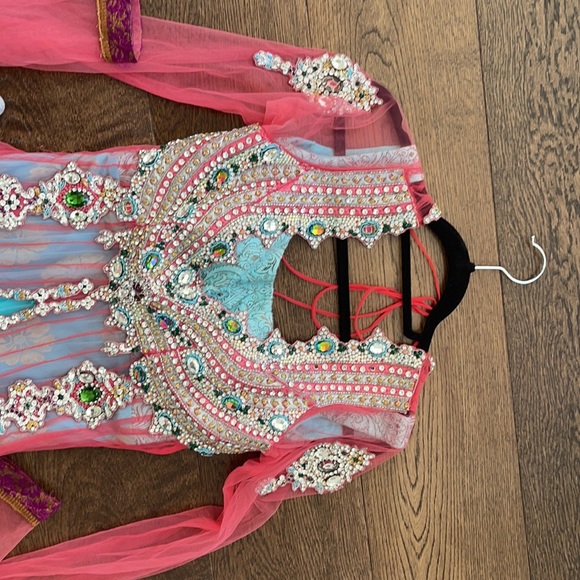 Indian suit - Picture 4 of 7